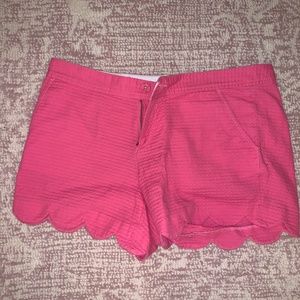 Lilly Pulitzer Hot pink shorts with scallop